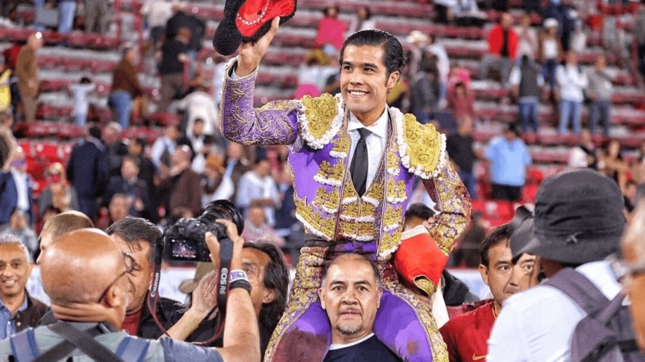 Diego San Román encabeza tercera corrida en Feria de Tlaxcala