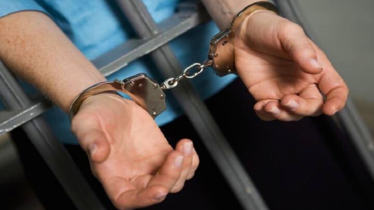 Condenan a 14 años de cárcel a maestro por abusar de 9 alumnas