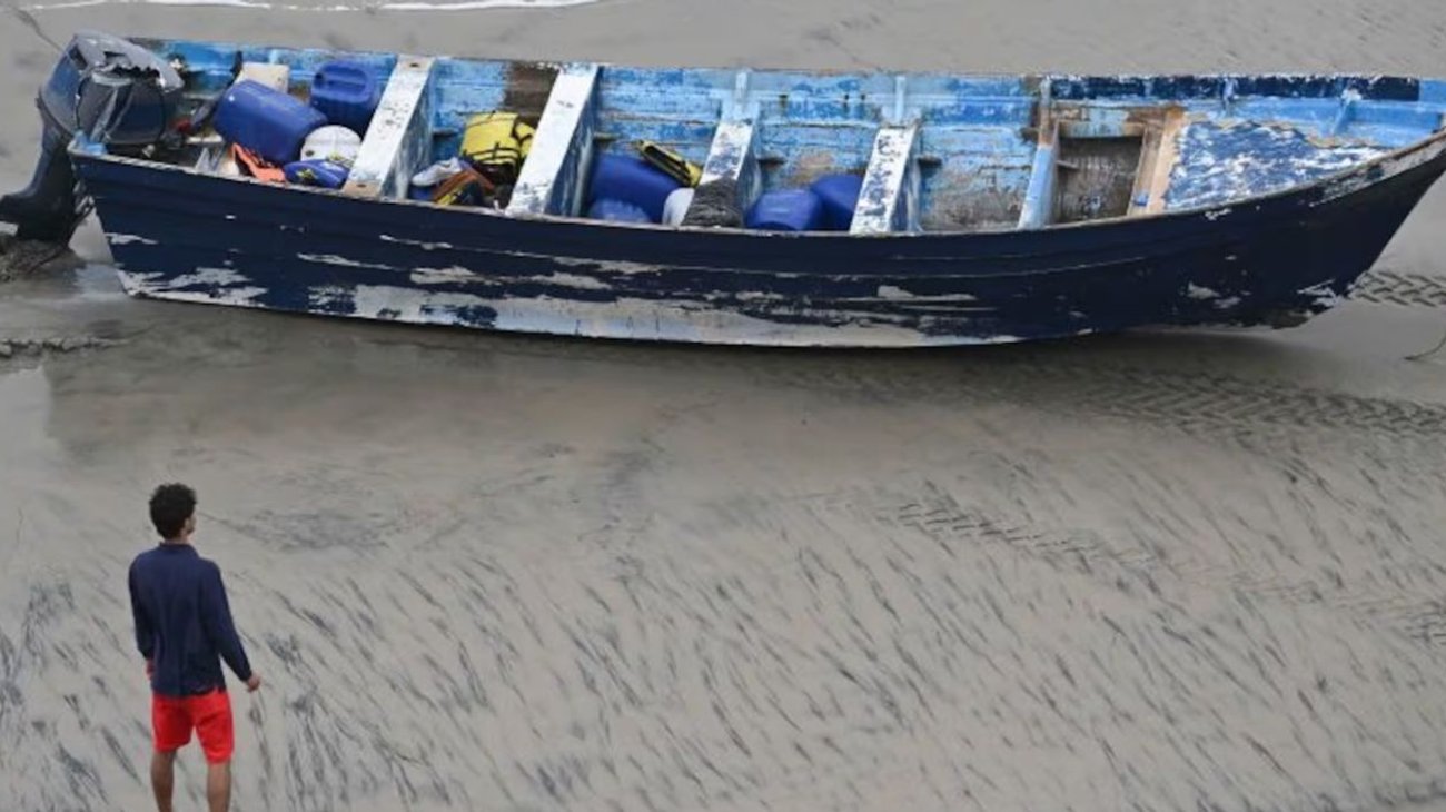 Mueren al menos cuatro migrantes al volcarse un bote en San Diego