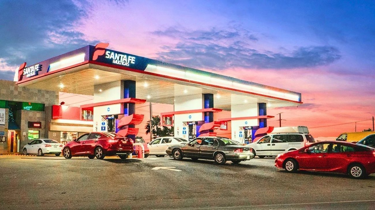 Cae empleado por presunto robo de 20 mil pesos en gasolinera