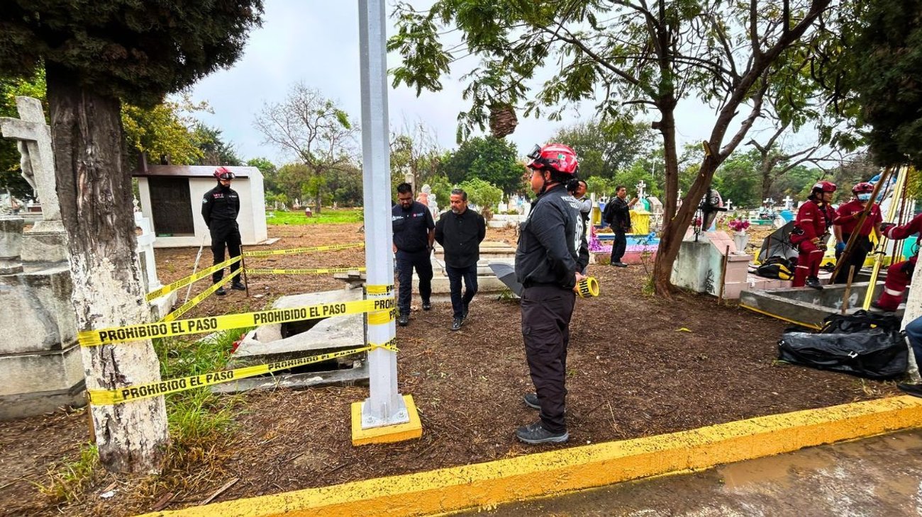 Arranca operativo en panteones de Monterrey por Día de Muertos