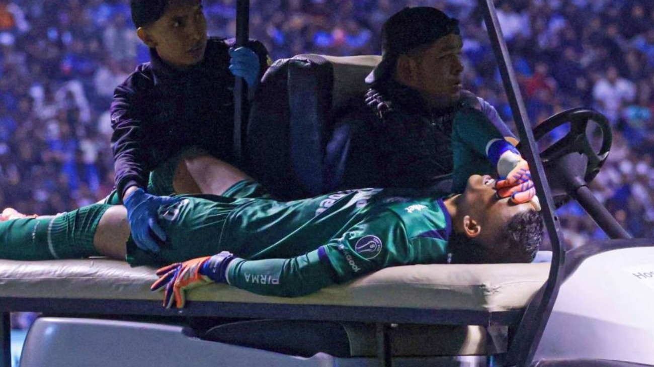 Kevin Mier sufre fractura y se perderá la Liguilla con Cruz Azul