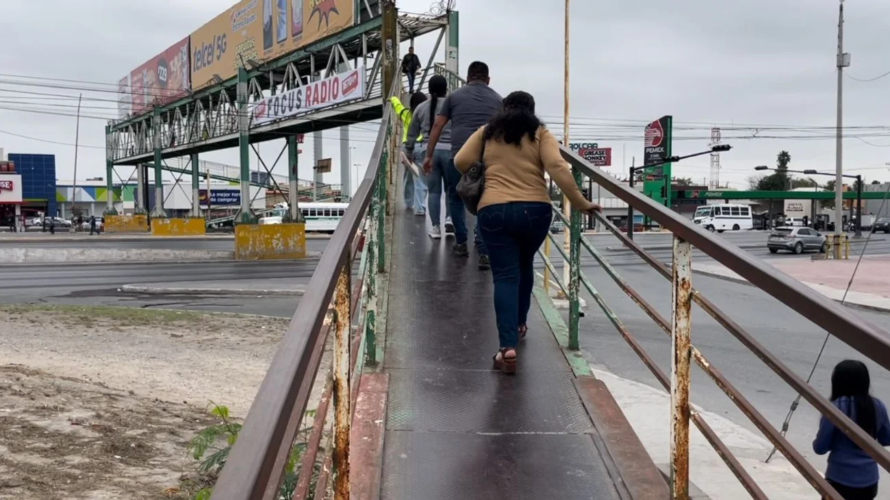 Exigen mantenimiento urgente de puente peatonal en Reynosa