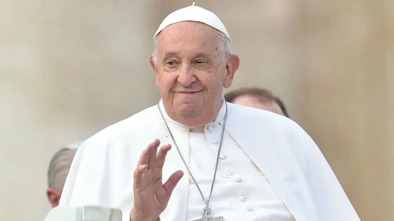 El papa continúa mejorando y no piensa en renunciar: Vaticano