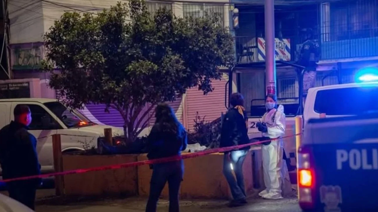 Localizan cabeza humana con mensaje en jardinera de Tijuana