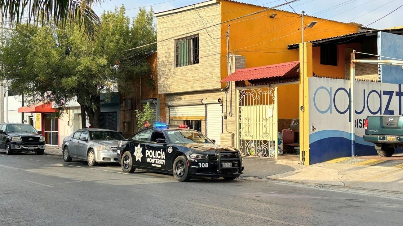 Mujer hiere a hombre en pleito familiar en el centro de Monterrey