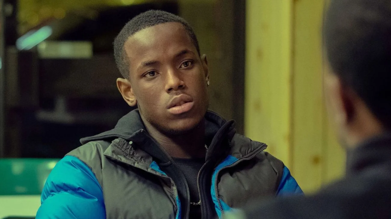 Acusan al actor Micheal Ward de violación y agresión sexual