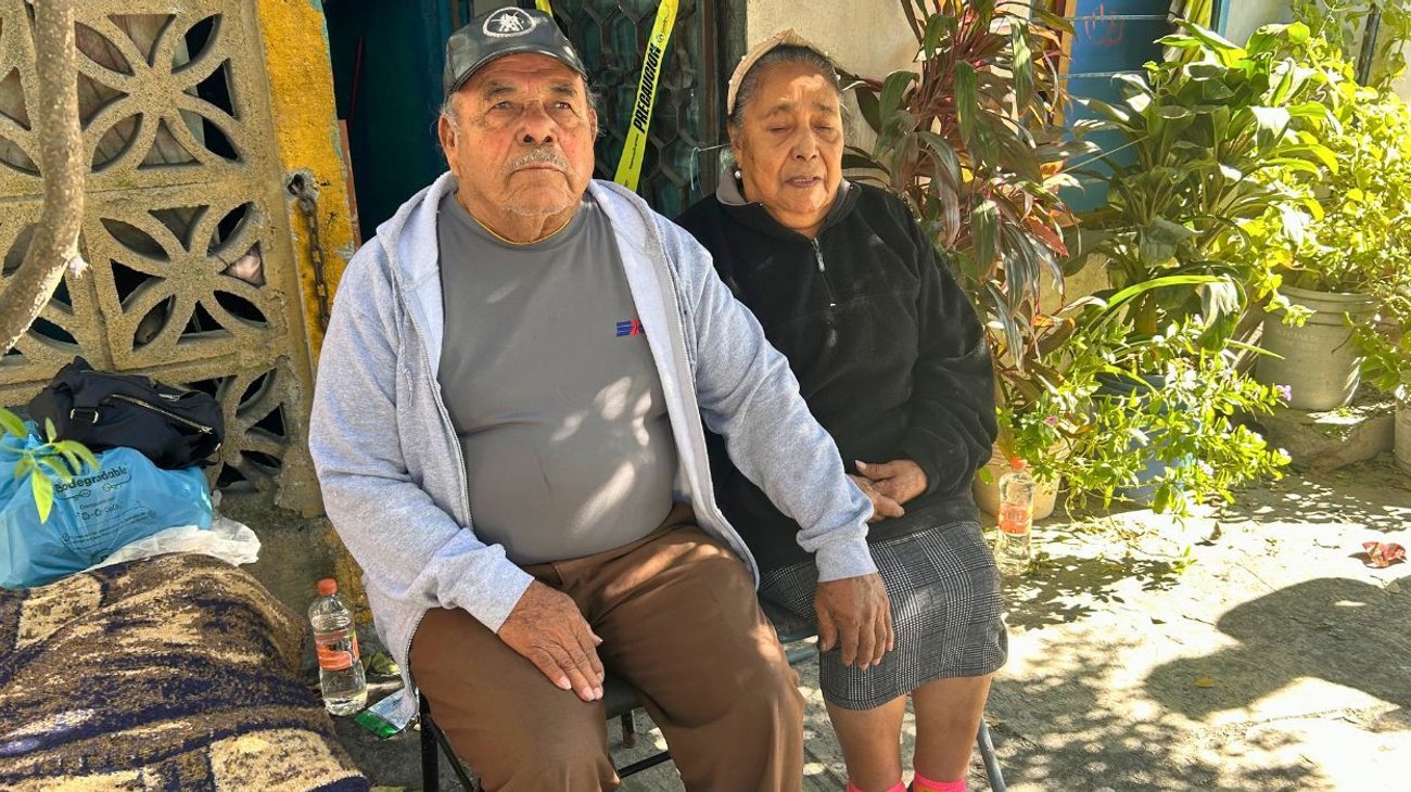 DIF Guadalupe apoya a abuelitos tras incendio en su vivienda