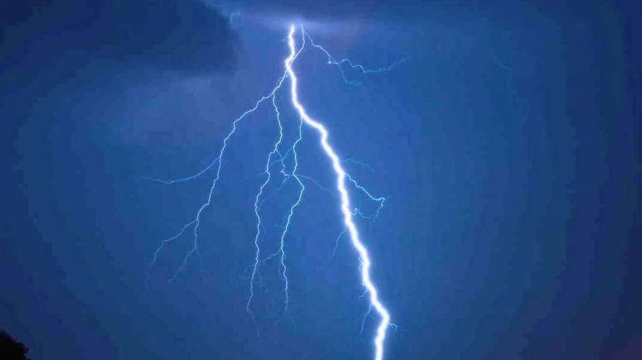 Mueren tres adolescentes por el impacto de un rayo en Cuba