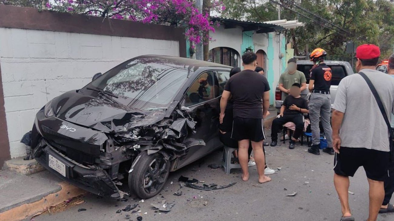Atropellan a menor tras choque en Monterrey; conductora huye