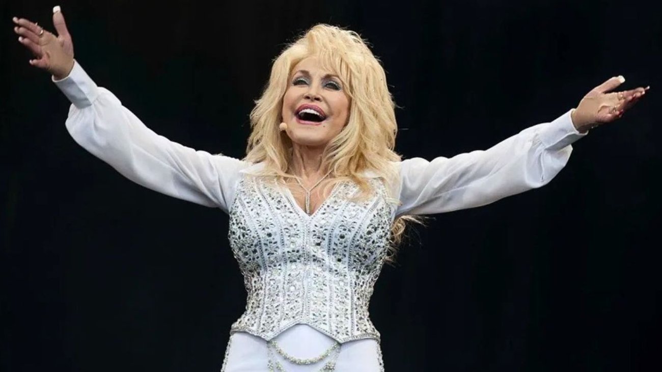 Transmiten mensaje de Dolly Parton grabado antes de su muerte