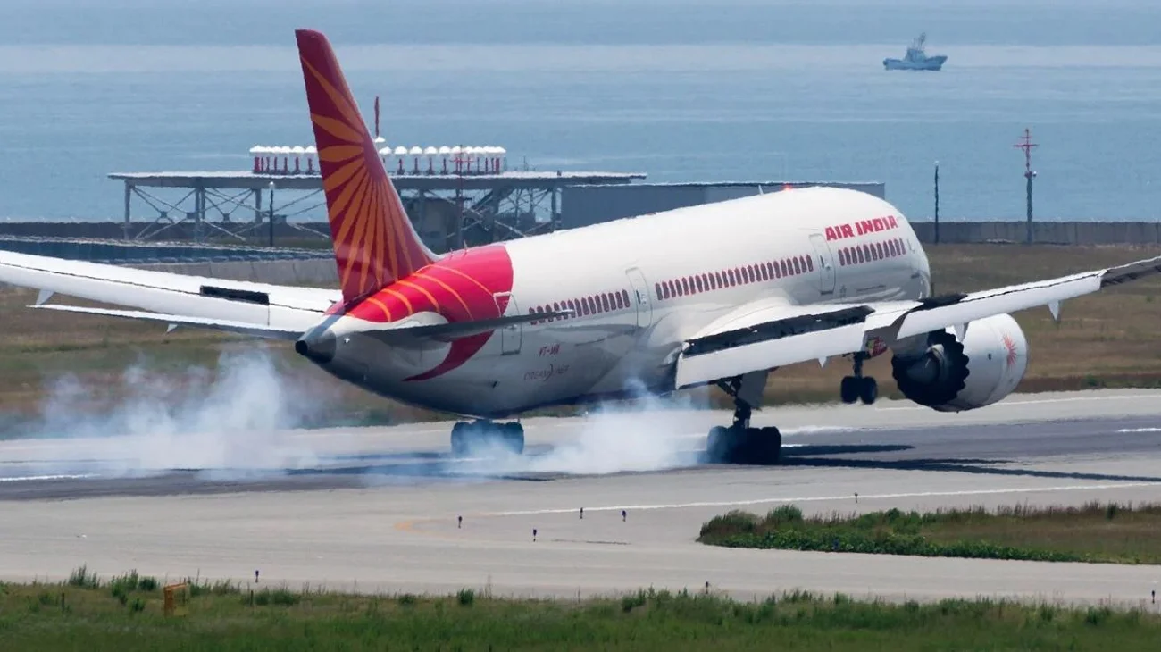 Regresa vuelo de Air India a Hong Kong tras posible falla técnica