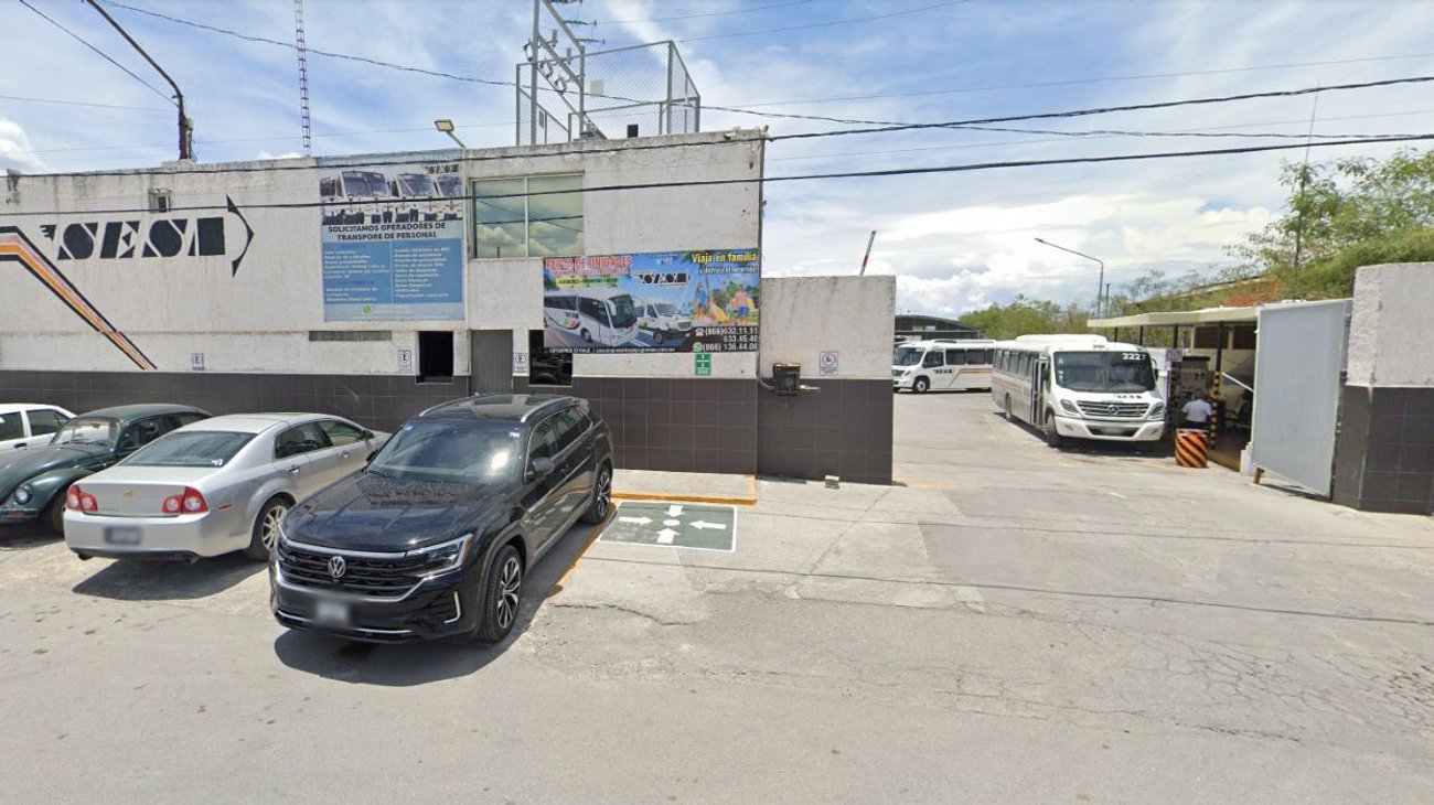 Muere mecánico aplastado por camión que reparaba en Monclova