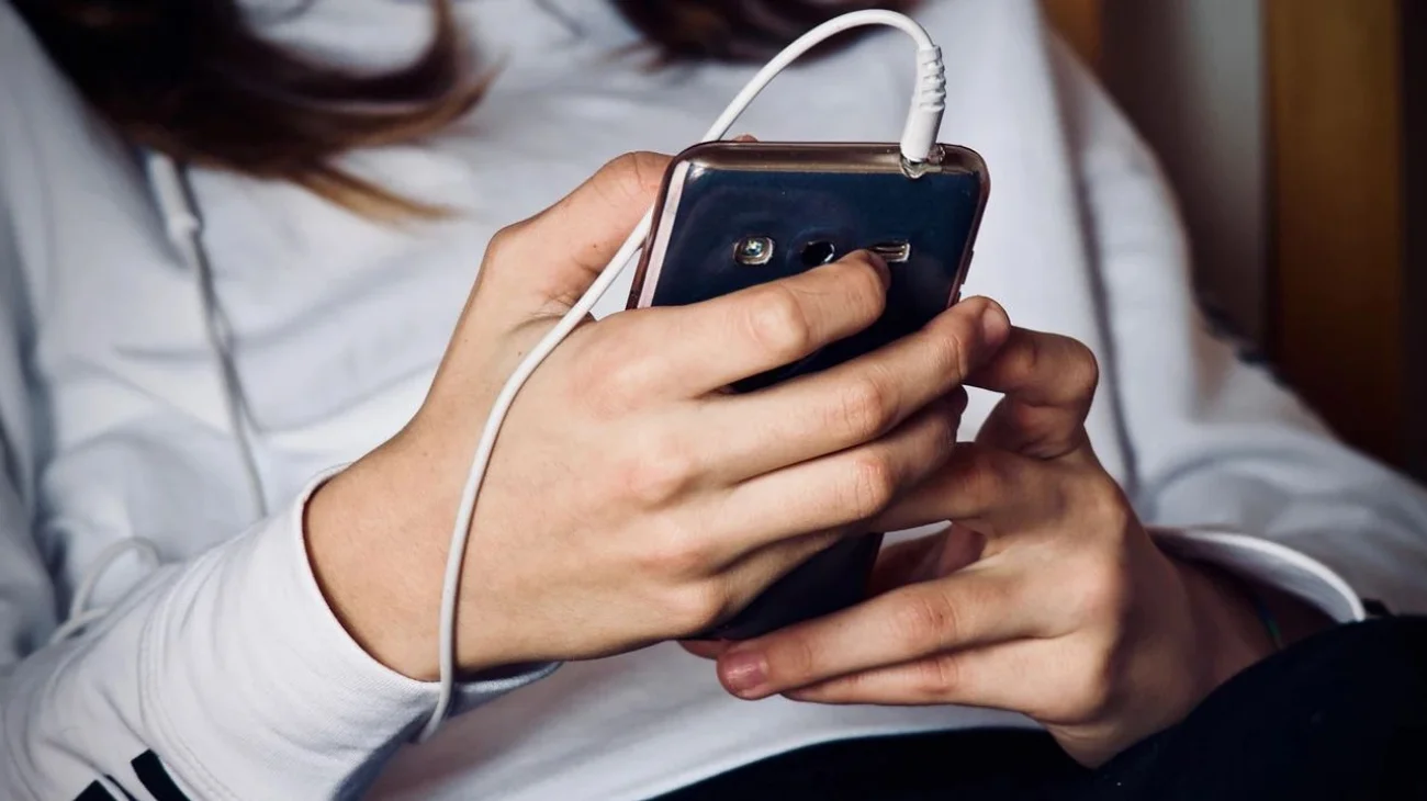 Niña de once años muere tras realizar reto viral en Brasil