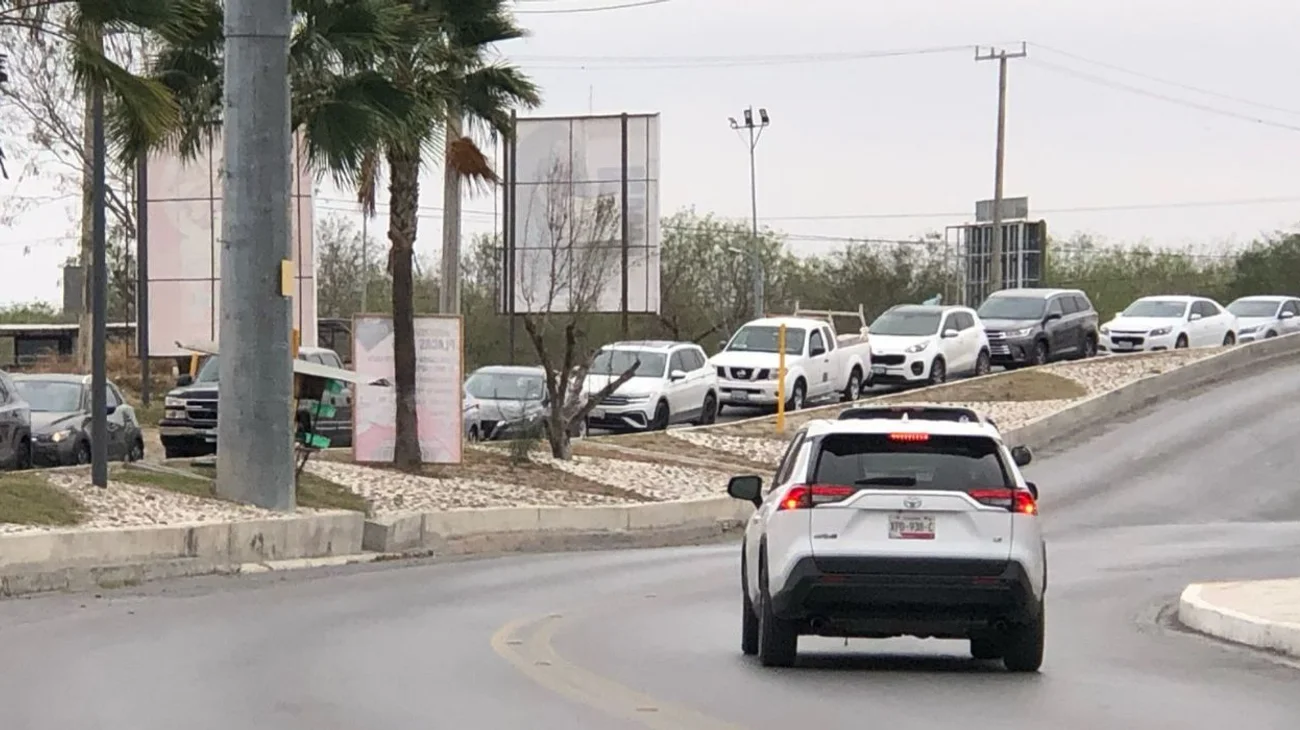 Operativo en puentes internacionales afecta comercio y turismo