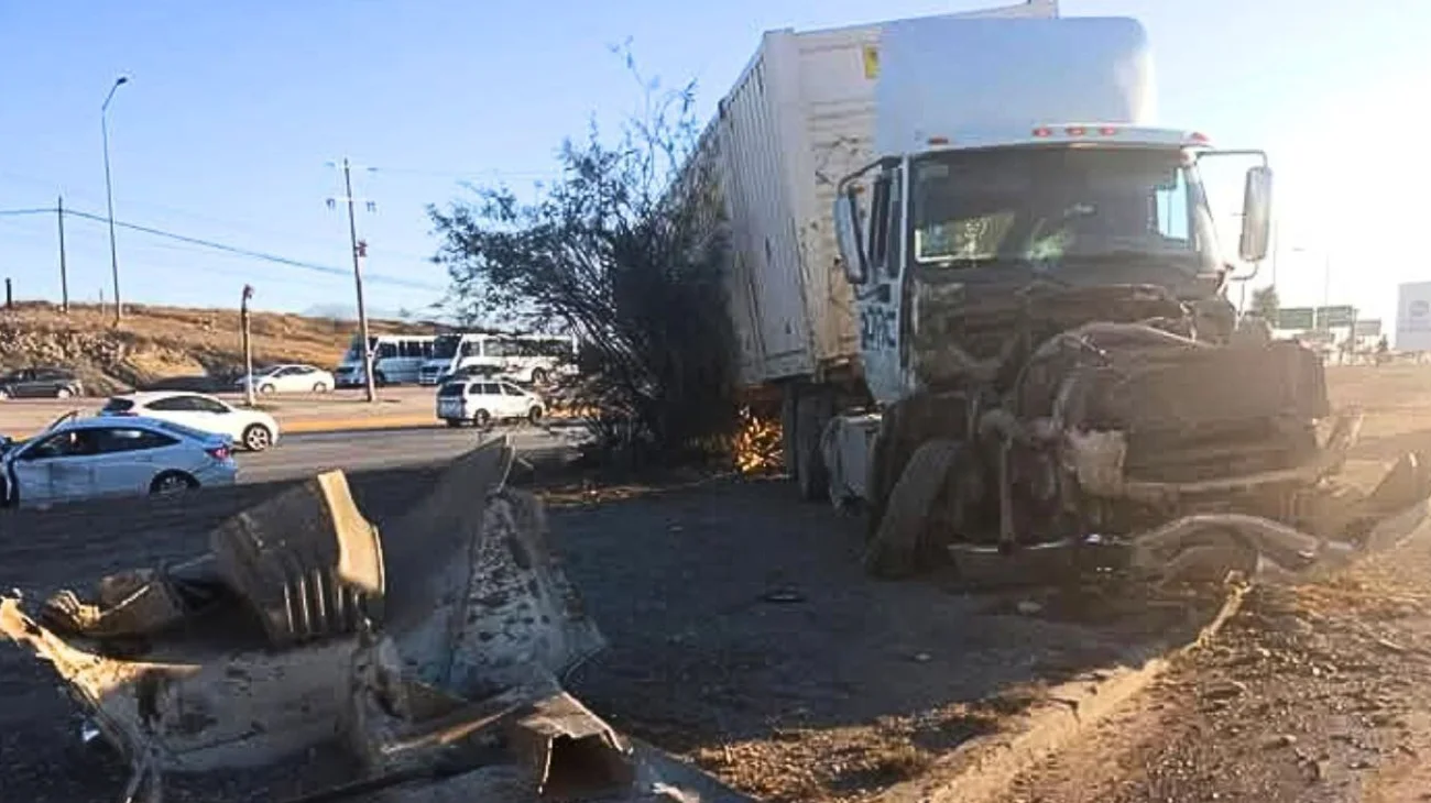 Se registra fuerte accidente frente al aeropuerto