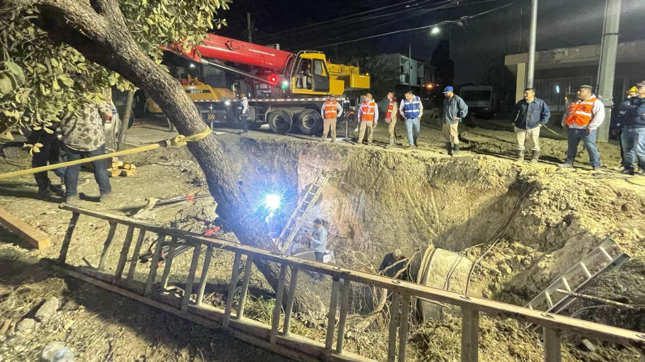 Intensos trabajos de reparación tras mega fuga de agua