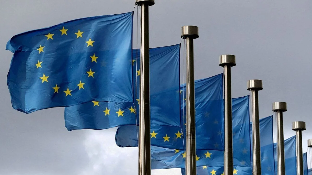 Líderes de la UE acuerdan alzar gasto militar para rearmar Europa