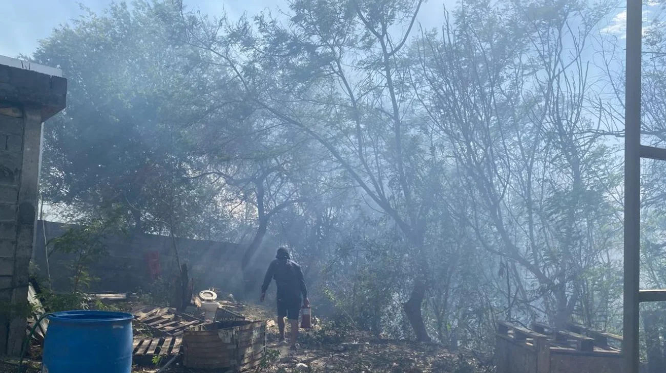 Fuerte incendio en la colonia Las Malvinas, Escobedo
