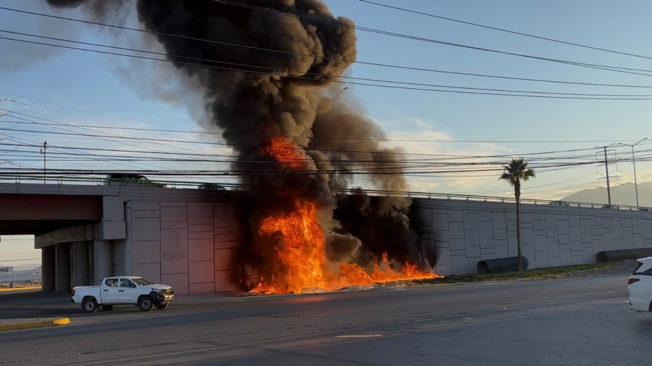 Sofocan incendio en obra sobre el bulevar Fundadores