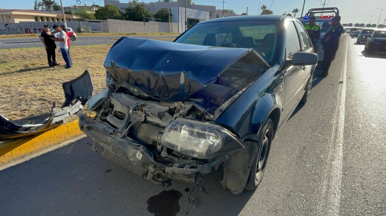 Cuatro autos dejan dos carambolas y dañados en Saltillo