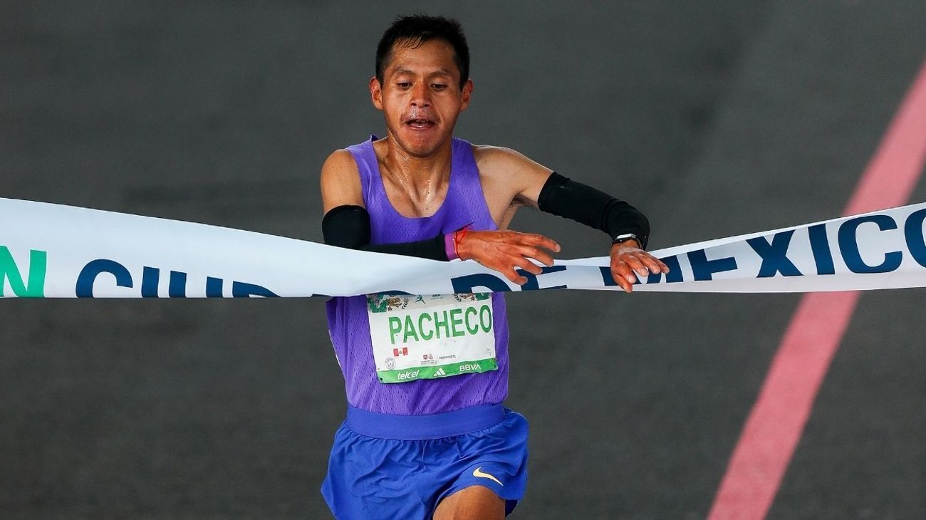 Gana Christian Pacheco el Maratón de la Ciudad de México