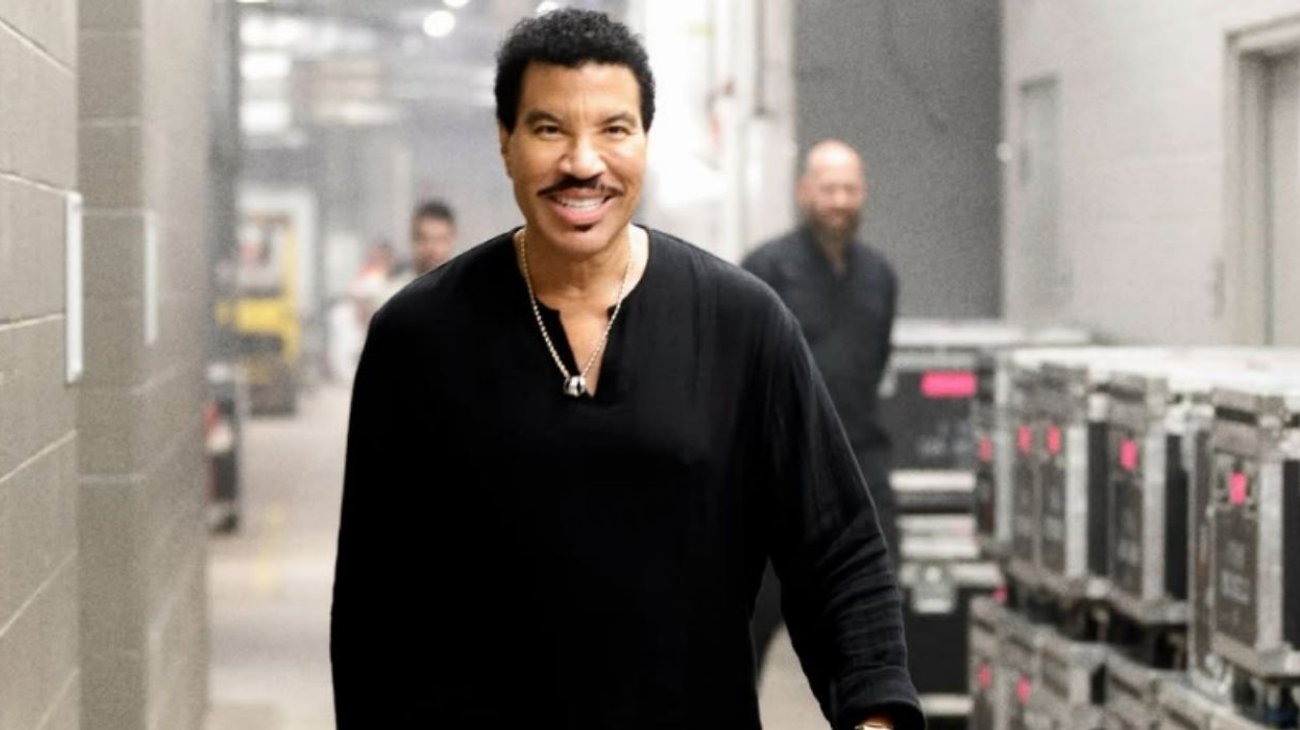 Hospitalizan a Lionel Richie tras un concierto en Misuri