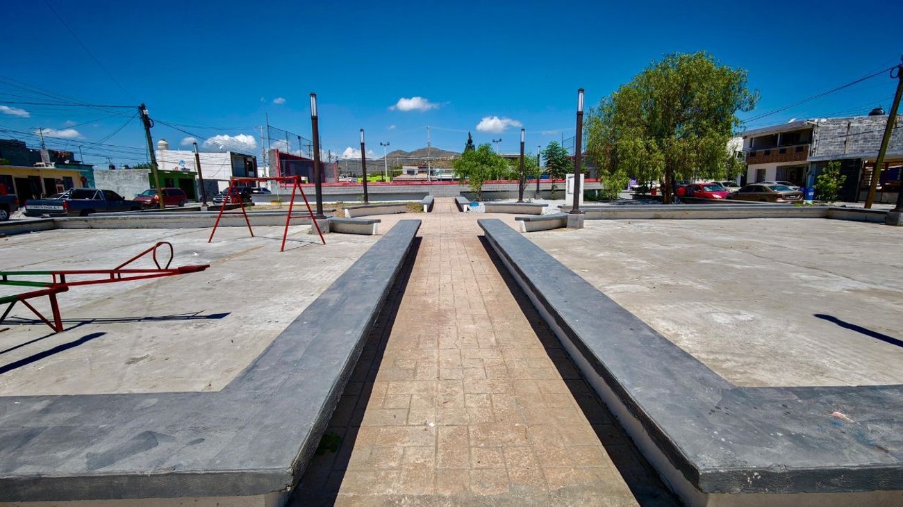 Plaza Texcoco recibe mantenimiento para recuperar espacios