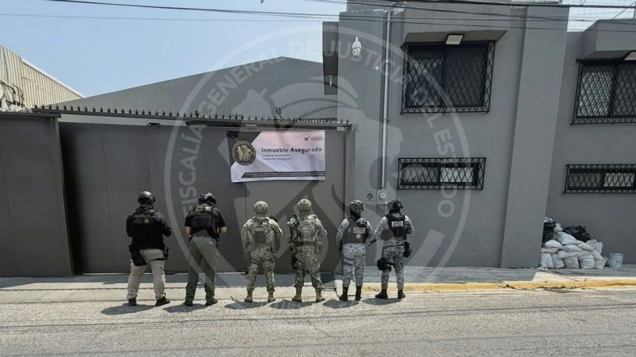 Realizan cateo en San Jerónimo y aseguran cinco camionetas
