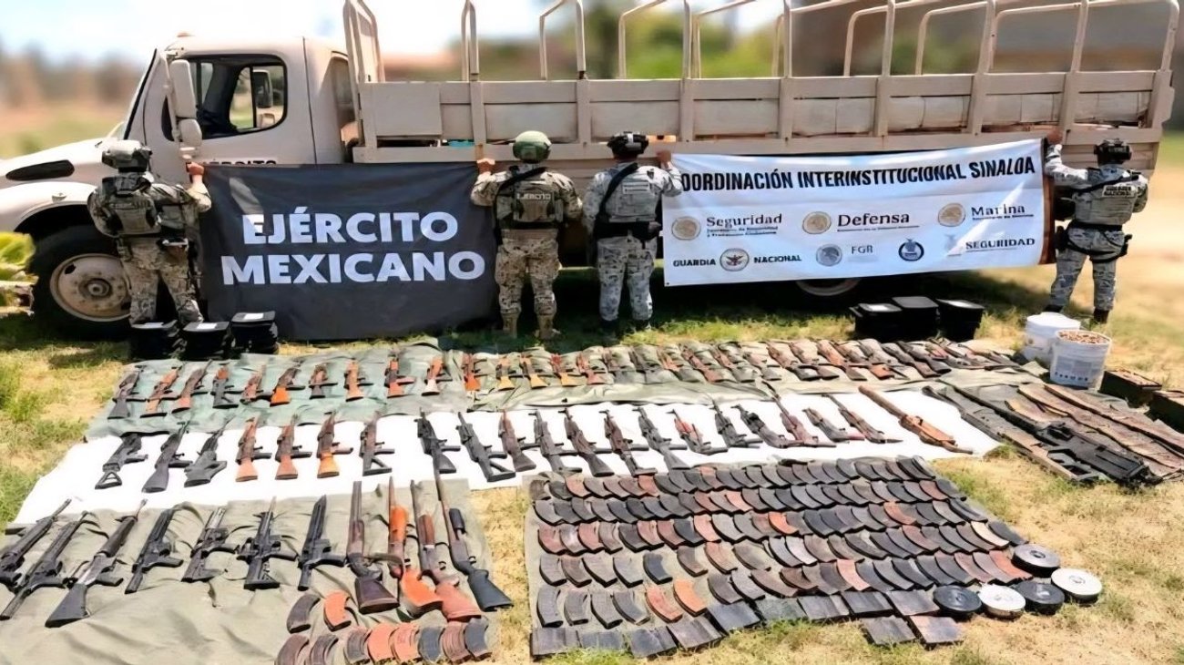 Decomisa el Ejército 68 armas largas en Rosario, Sinaloa