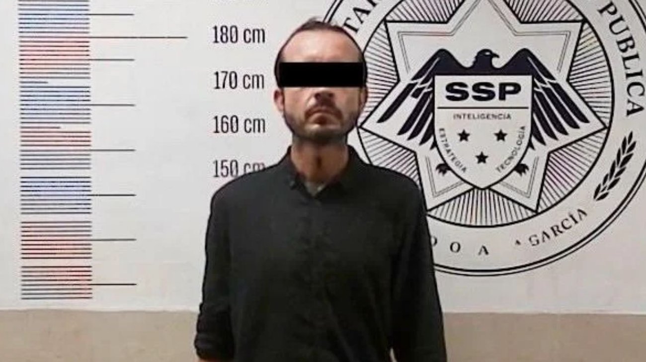Detienen a hombre con cinco envoltorios de presunta droga