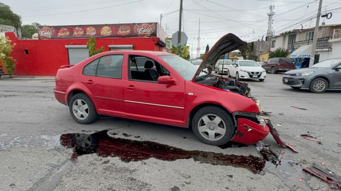 Deja una lesionada y huye responsable de choque en Saltillo