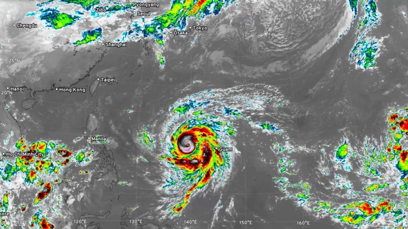 Amenaza el supertifón Champi a Taiwán tras su paso por Guam