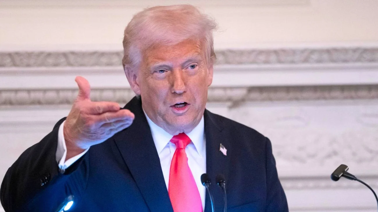 Trump penaliza bufete que investigó su campaña electoral de 2016