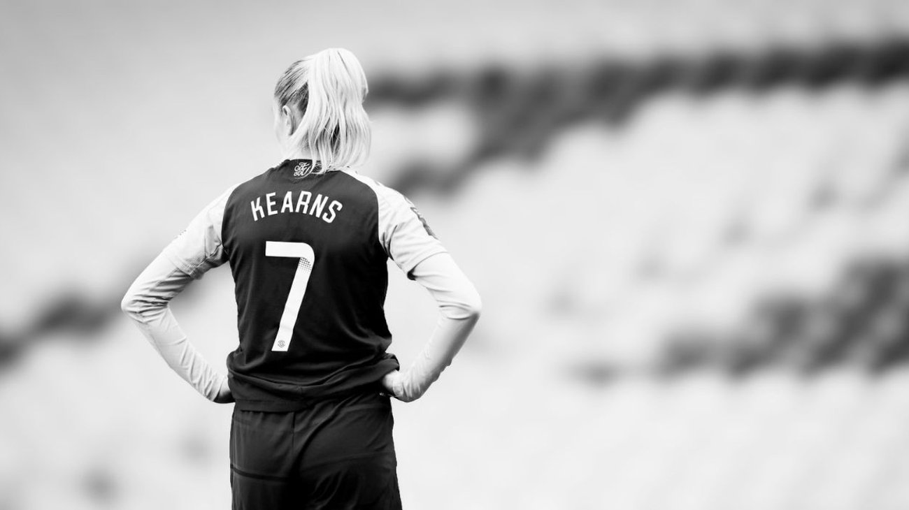 Futbolista inglesa Missy Bo Kearns revela que perdió a su bebé