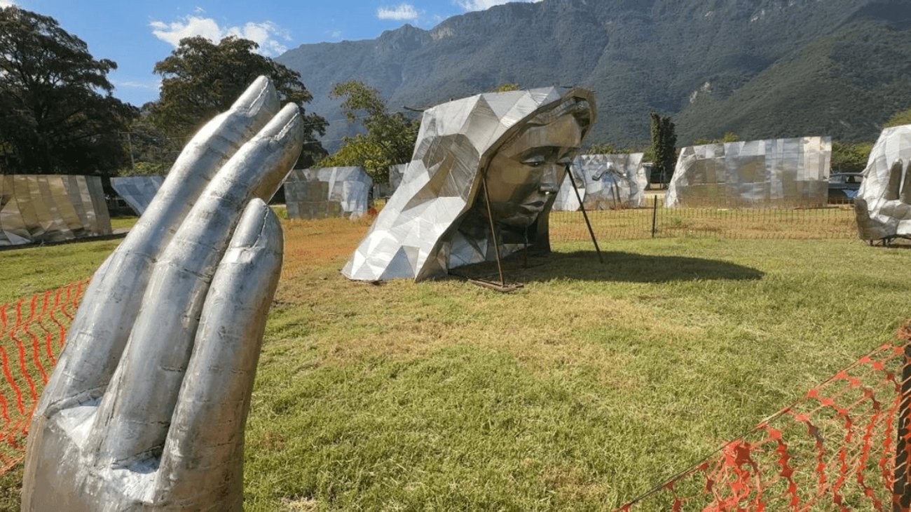 Llega estructura de la Virgen de Guadalupe a El Chorrito