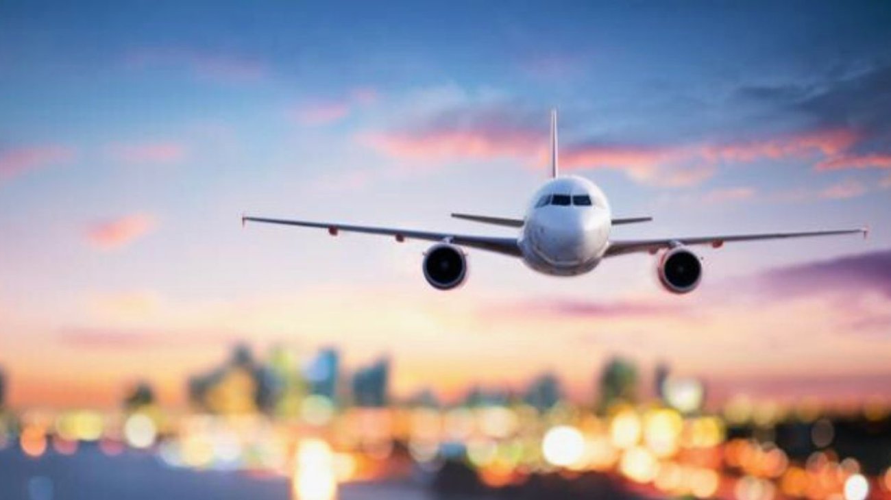 Inicia reducción de vuelos por cierre de gobierno en EUA