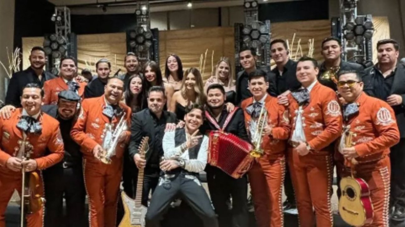 Christian Nodal revela que negaron visa a su mariachi en EUA