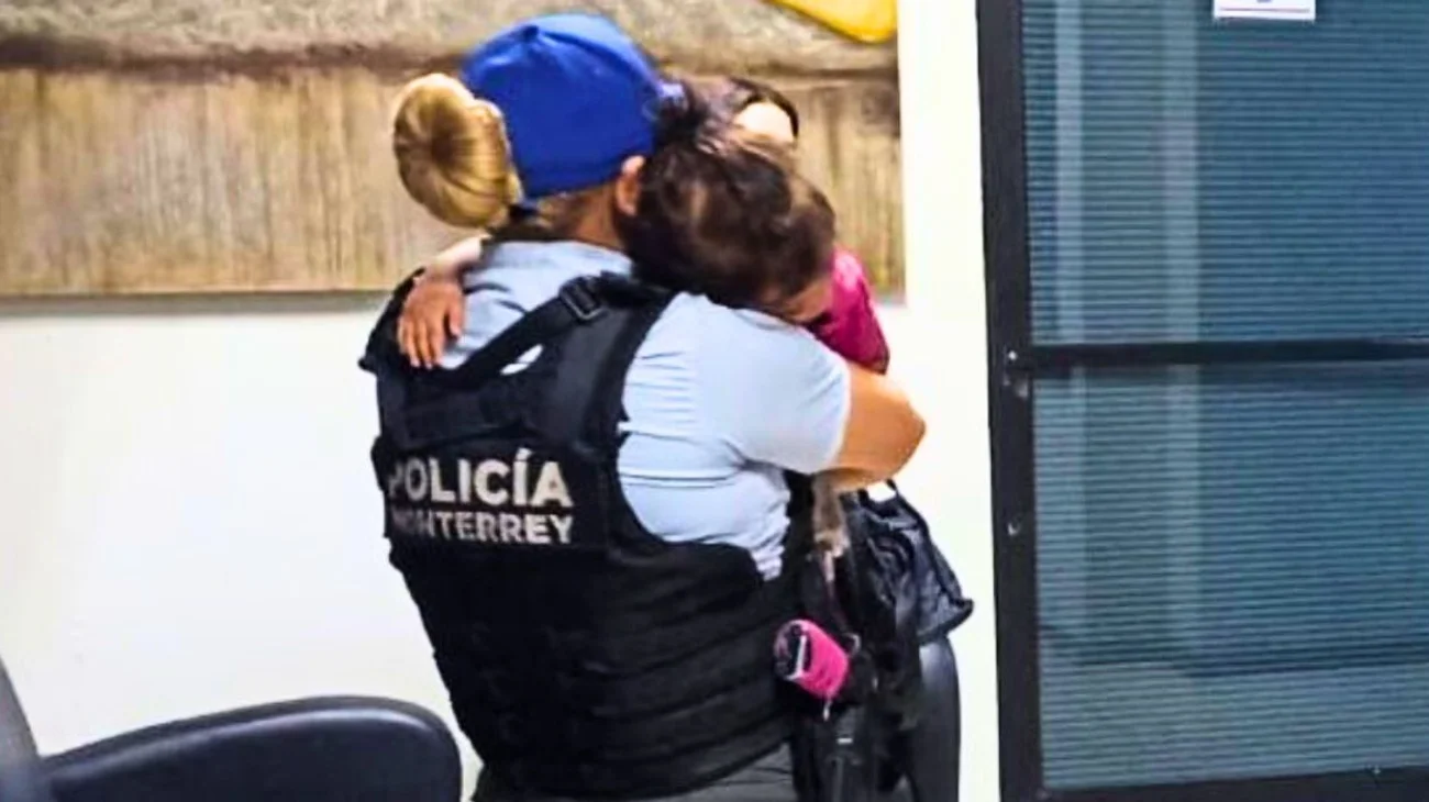 Rescatan a niña de 4 años que deambulaba sola en Monterrey