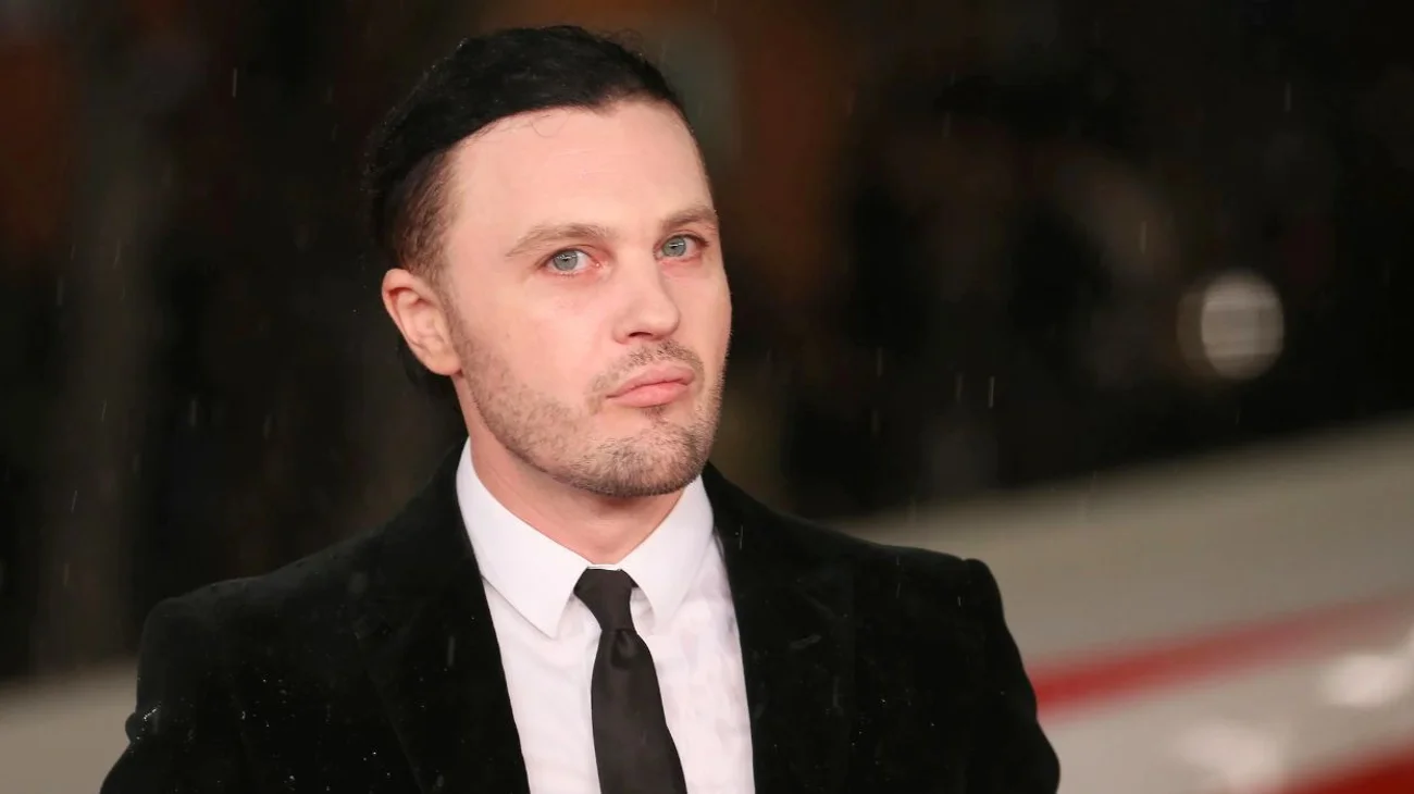 Michael Pitt liberado bajo fianza acusado de agresiones a exnovia