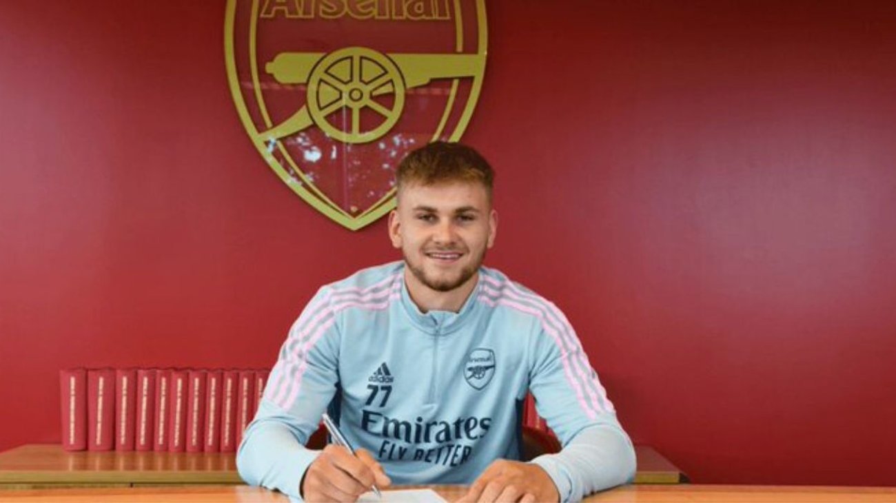 Excanterano del Arsenal muere tras lesión cerebral en un partido