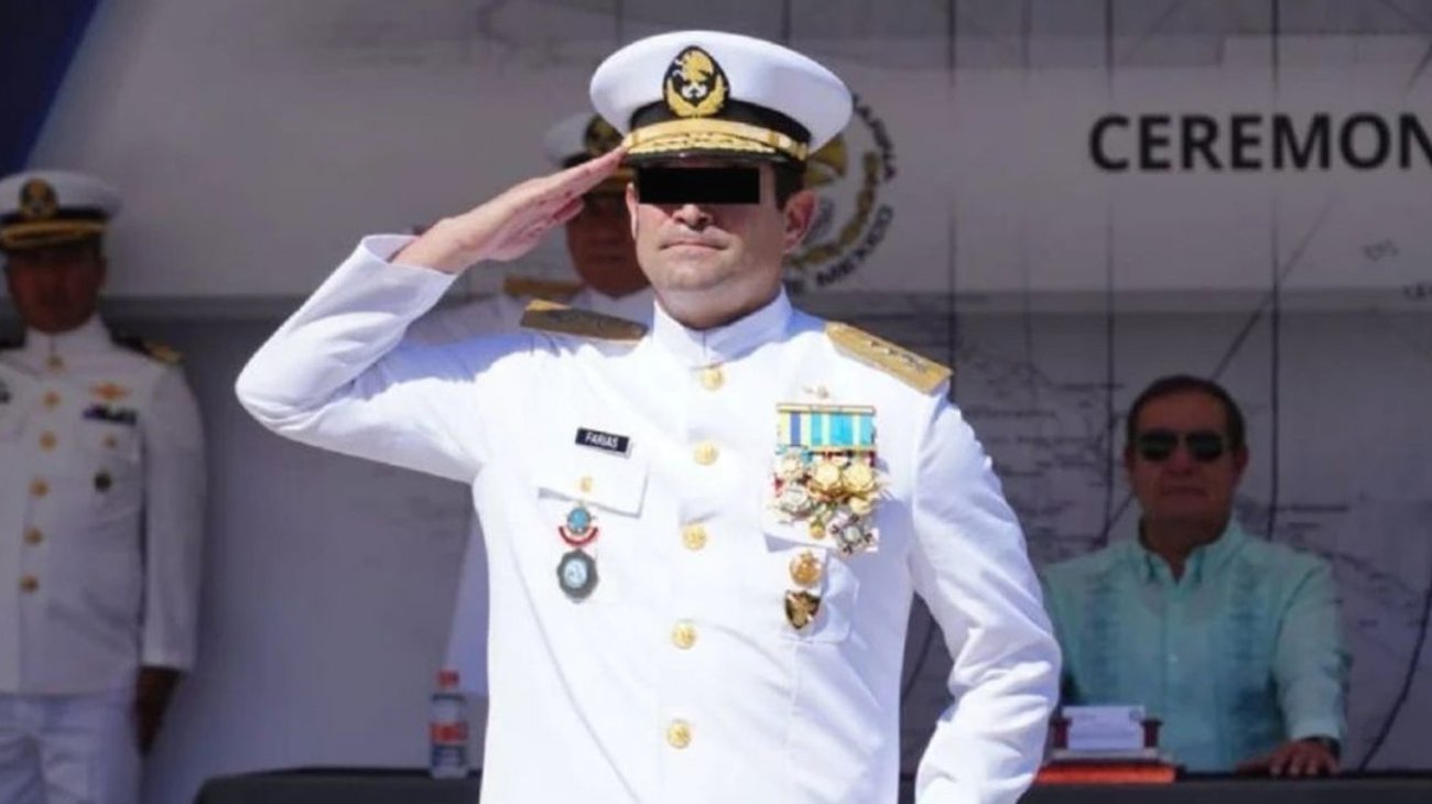 Vicealmirante de Marina y 9 funcionarios procesados por huachicol