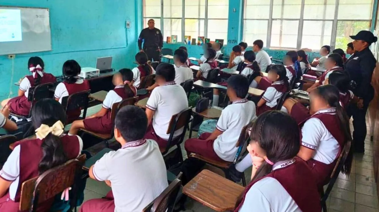 Estudiantes reciben taller contra ciberbullying en Nuevo Laredo