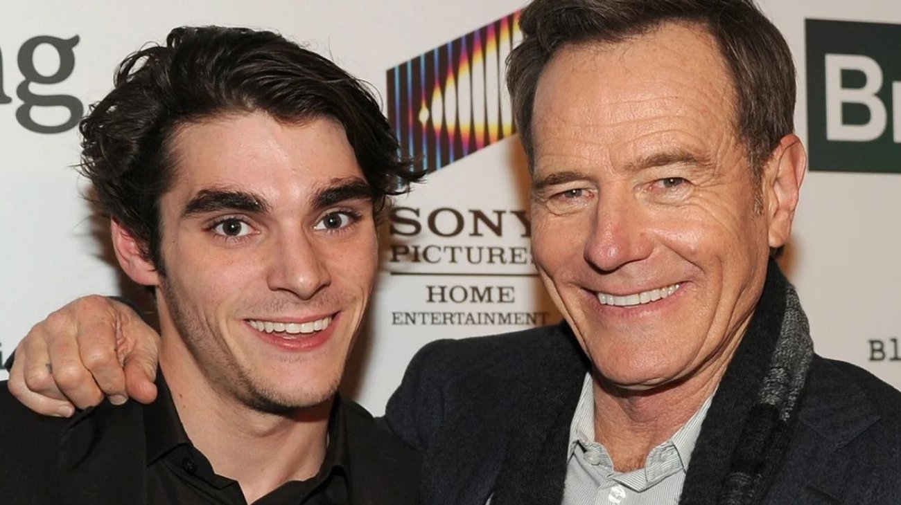 Bryan Cranston despide a RJ Mitte, su hijo en 'Breaking Bad'