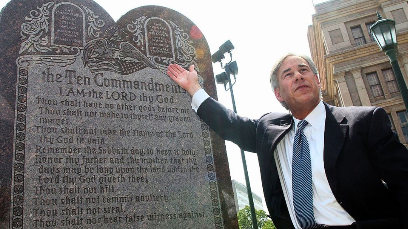 Dan luz verde a Texas para exhibir 10 mandamientos en escuelas