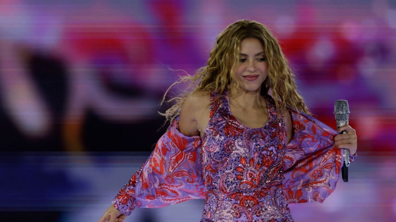 Sorprende Dua Lipa en concierto de Shakira en Madrid