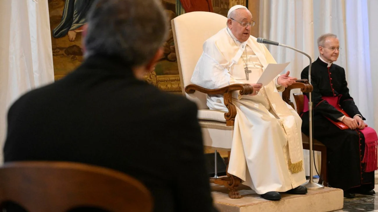 Papa Francisco critica a países que invierten en armas