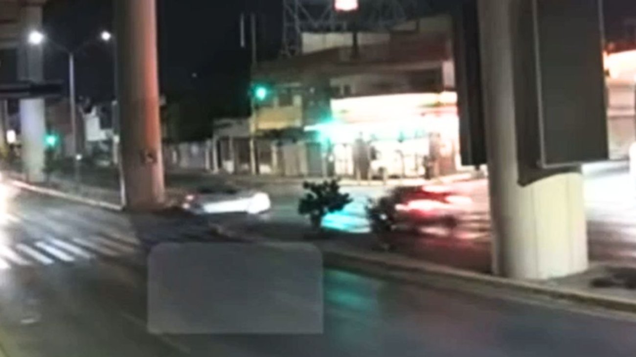 Video: Así se estrelló camioneta en tienda de conveniencia