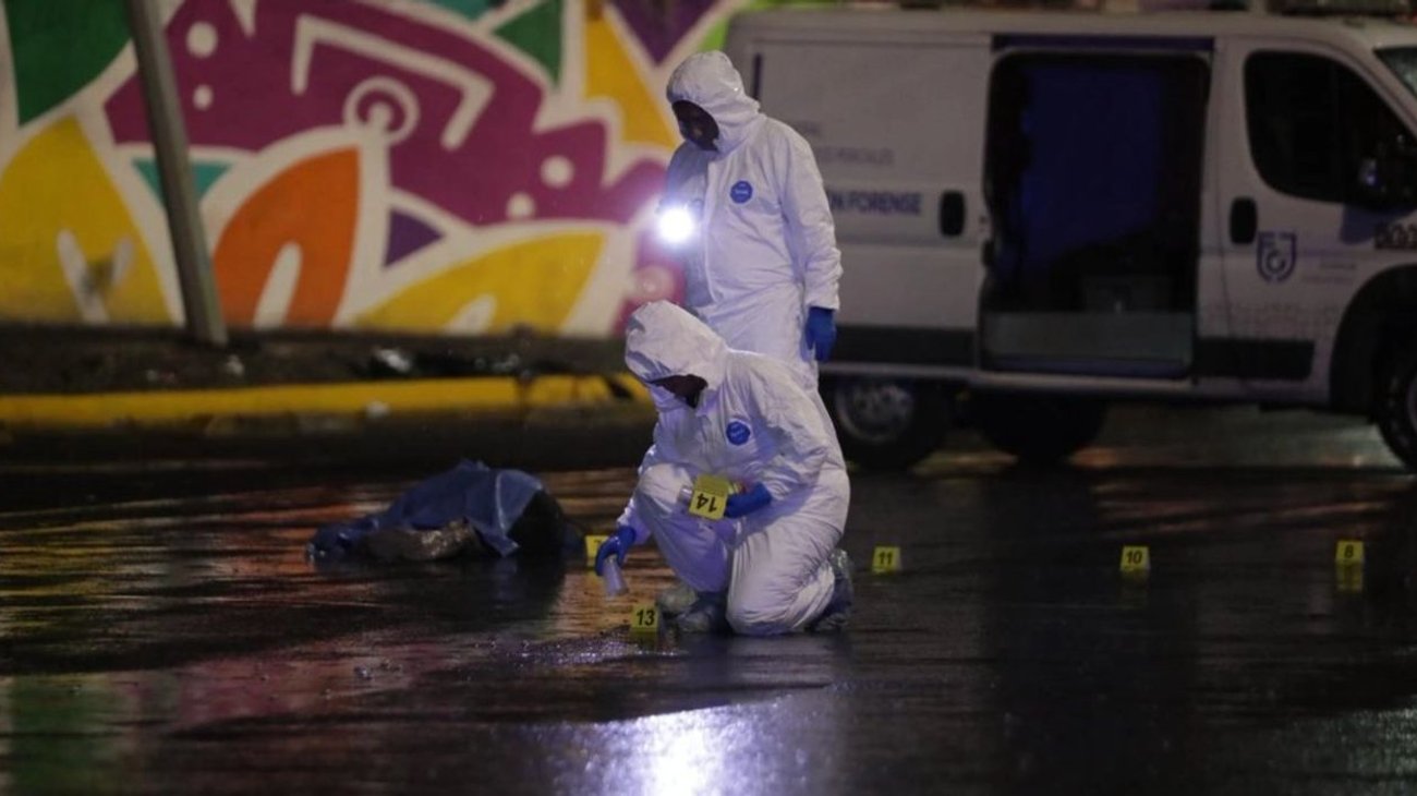 Matan a dos jóvenes en Tepito mientras revisaban auto