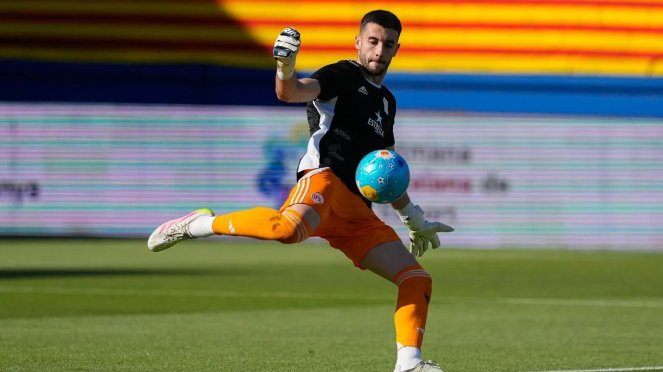 Barcelona ficha al guardameta Joan García hasta junio de 2031